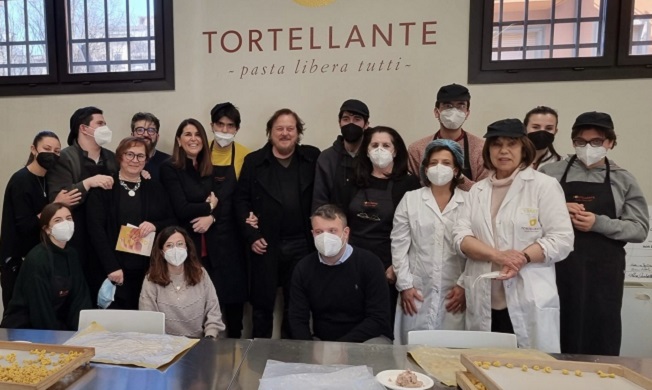 Zucchero ha fatto visita ieri al Tortellante