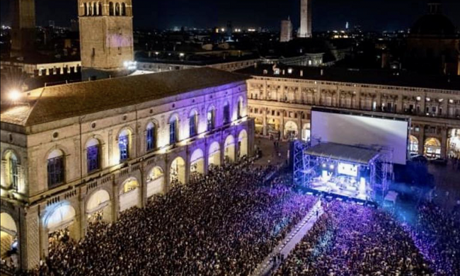 Bologna, concertone in piazza Maggiore per l’Ucraina con Save the Children