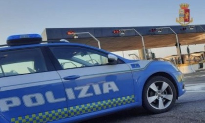 Ubriaco alla guida di un tir tra Modena e Reggio: non si ferma all'alt e viene "scortato" dalla Safety car