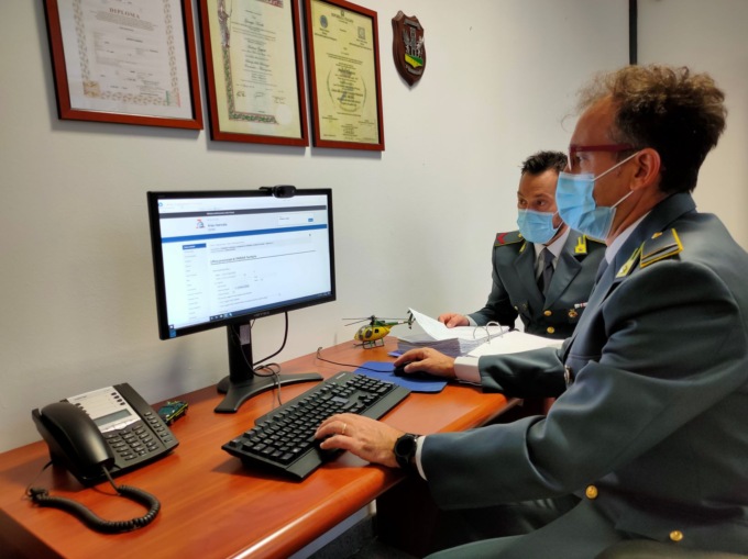 Resuscitavano aziende fallite per truffare in pieno lockdown: tra le vittime anche una società di Modena