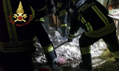 Cede il pavimento in un appartamento a Marano : sei feriti
