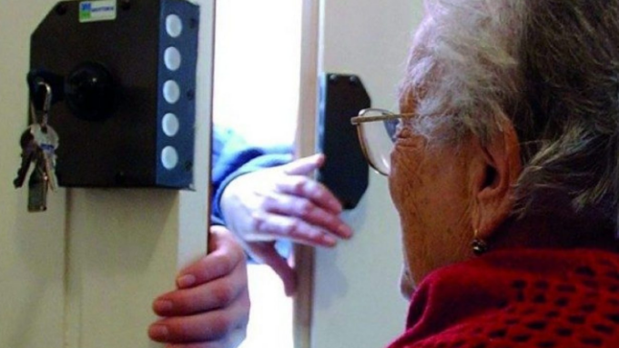 Continuano le truffe agli anziani: attivata la campagna delle forze dell’ordine