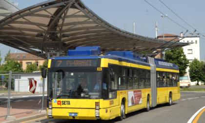 "Salta su": riparte l'iniziativa della Regione per garantire l'abbonamento gratuito di bus e treni per gli studenti