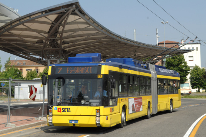 “Salta su”: riparte l’iniziativa della Regione per garantire l’abbonamento gratuito di bus e treni per gli studenti
