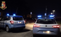 La Polizia di Stato intensifica i controlli per Ferragosto: colti in flagrante due uomini mentre tentano di rubare il catalizzatore di un'auto