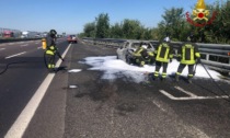 Auto prende fuoco sull'autostrada A1: l'intervento dei Vigili del Fuoco