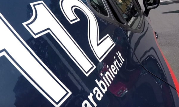Vent’anni di violenza su moglie e figlie, arrestato padre-padrone