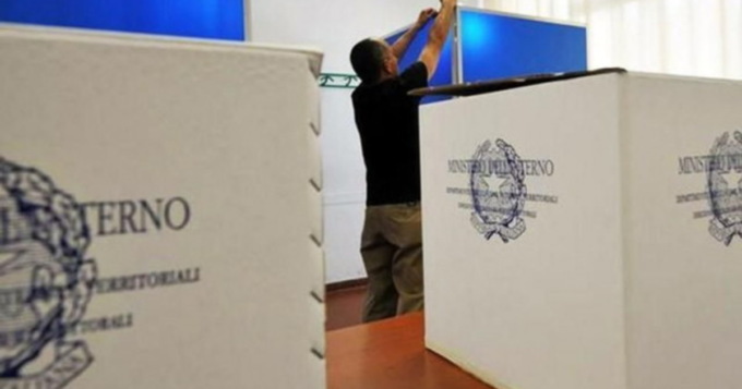 Soliera, 77enne si presenta per primo al seggio e muore prima di votare