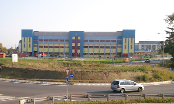 “Ti vogliono vaccinare per farti crepare”: slogan no vax sull’Asl
