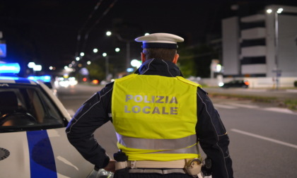 Ubriaco al volante: intercettato e fermato dalla Polizia locale un 22enne