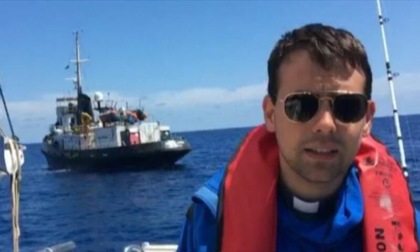 Don Mattia Ferrari, il "pescatore di uomini" oggi è minacciato dalla mafia libica