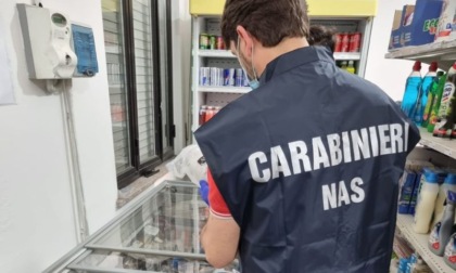 Polvere e sporco in una pasticceria modenese: controlli e sanzioni dei NAS