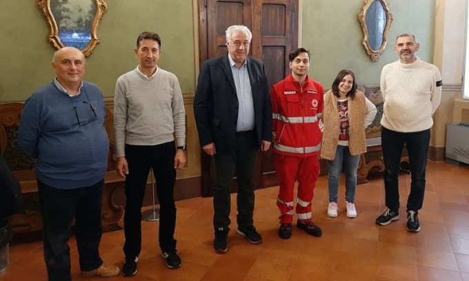 Una pergamena per Mattia, il volontario Cri che ha salvato la vita ad una cittadina di Sassuolo