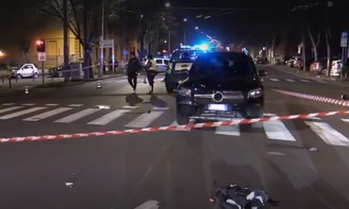 In pericolo di vita due ragazze investite da un Suv a Modena. L’automobilista: “sono passate col rosso”