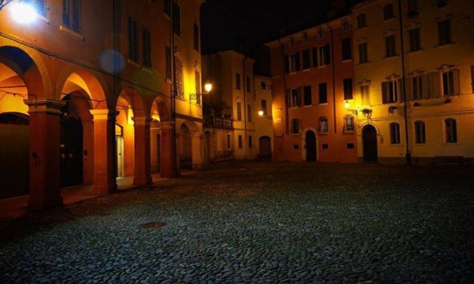 Avvicinò un ragazzo per rapinarlo e lo ferì con un machete: oggi la condanna