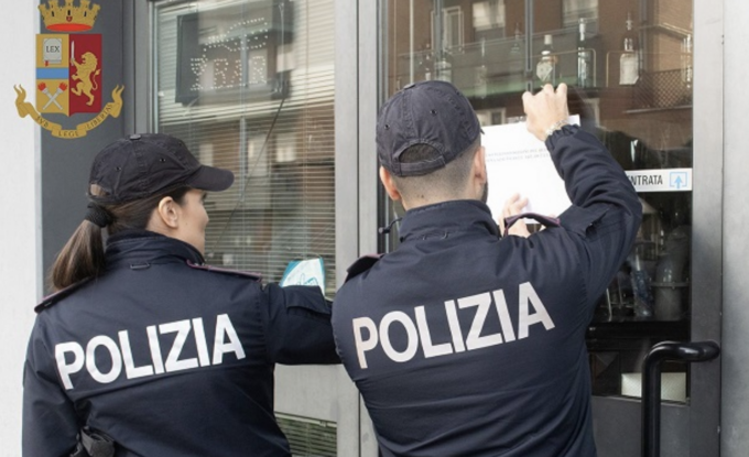 Frequentazioni pericolose in un bar di Carpi: licenza sospesa per 10 giorni