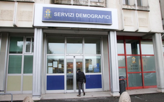 Si rompe un tubo all’anagrafe di Modena, servizi interrotti