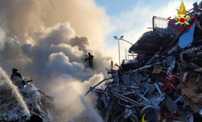 Baggiovara, grande incendio alla Longagnani
