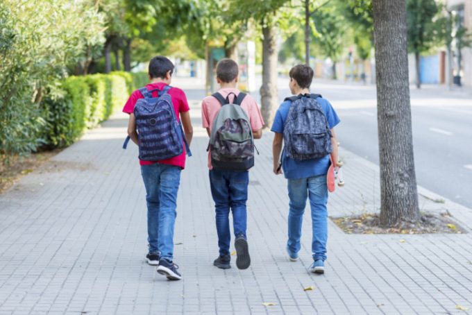 Mobilità green a Modena, studenti a scuola a piedi per dieci giorni