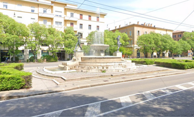 Giornata Mondiale Autismo: a Modena la fontana si illumina di blu
