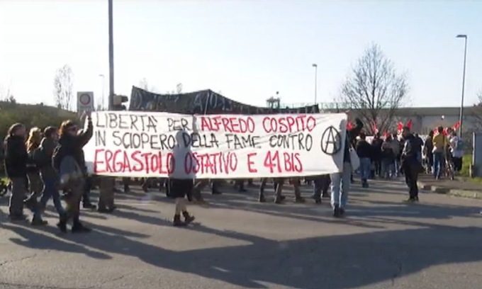 Modena, ieri il corteo anarchico per l’anniversario della strage del carcere Sant’Anna