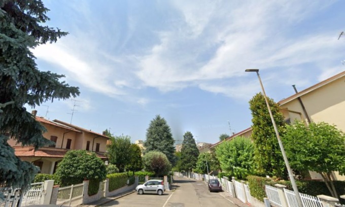 Sassuolo, 78enne cade da una scala e resta infilzato nel cancello di casa