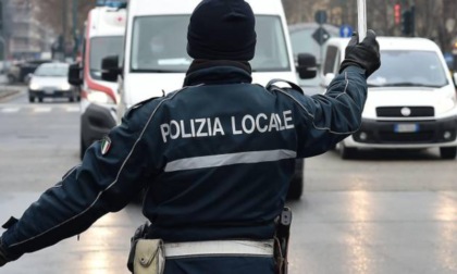 Guida con la patente scaduta a Modena, auto sequestrata e migliaia di euro di multa