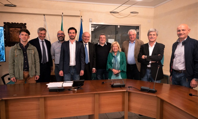 Viabilità, firmato l’accordo per il nuovo ponte sul Secchia: “Potenzierà i collegamenti col distretto ceramico”