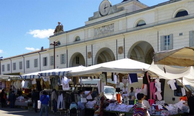 Mercato del lunedi a Modena: l’associazione degli Ambulanti minaccia azioni legali nei confronti di Confcommercio e Confesercenti