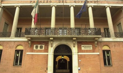 Presidio dei lavoratori agroindustria davanti alla Prefettura