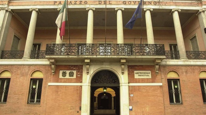 Presidio dei lavoratori agroindustria davanti alla Prefettura