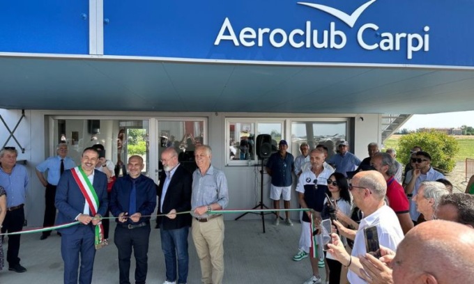 Inaugurato l’Aeroclub di Carpi, distrutto da una tromba d’aria nel 2021