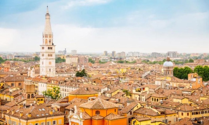 Primo semestre 2023: calano le nascite ma è “boom” di emigrati