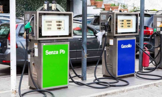 Benzina senza freni, l’indagine di Federconsumatori