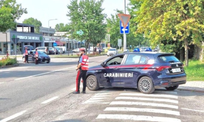Arrestato 19enne per rapina con coltello ai danni di un minorenne