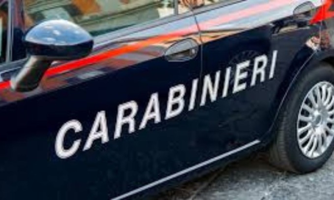 Lite familiare tra madre e figlio: sedato il diverbio, i carabinieri scoprono droga in casa