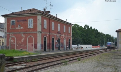 Spacciavano nel parcheggio della stazione dei treni per Reggio Emilia