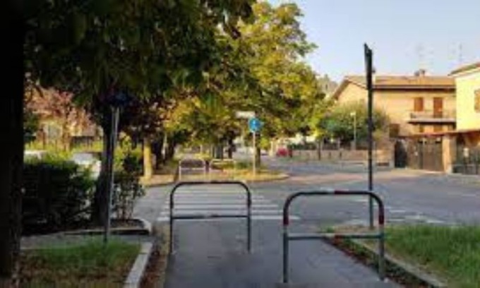 Nuova rapina sulla pista ciclabile, questa volta in via Divisione Acqui