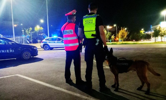 Carabinieri alle fermate dei bus in tutta la Provincia