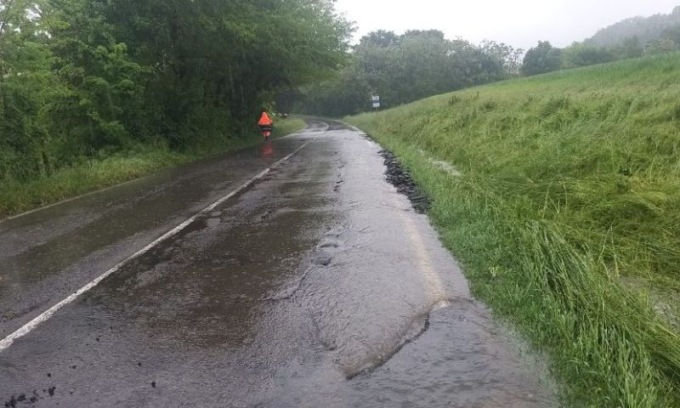 Maltempo: a Piandelagotti di Frassinoro esonda un piccolo torrente