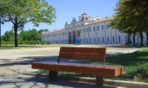Cede alcuni involucri con hashish a ragazzi al Parco Novi Sad: denunciato dalla Polizia di Stato