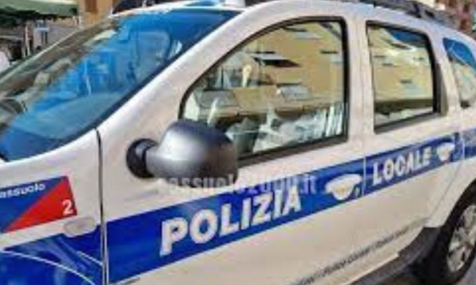 Aggressione in centro, minorenne in fuga bloccato dalla Polizia locale