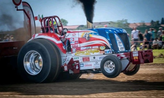 Tractor Pulling: “Stars & Stripes” incanta e per la terza volta è campione d’Italia