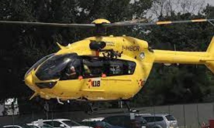 Bimba di 6 anni cade da una finestra: è grave