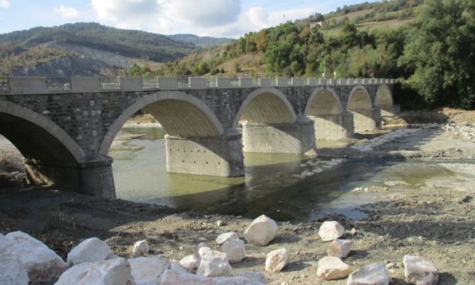 Senso unico alternato sul Ponte Samone