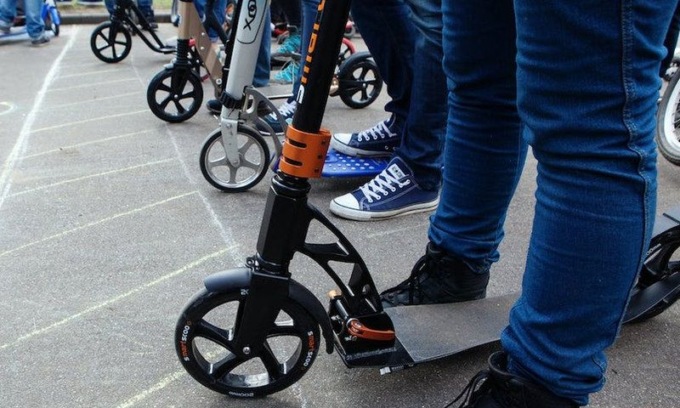 Ubriaco con il monopattino urta un cittadino: denunciato
