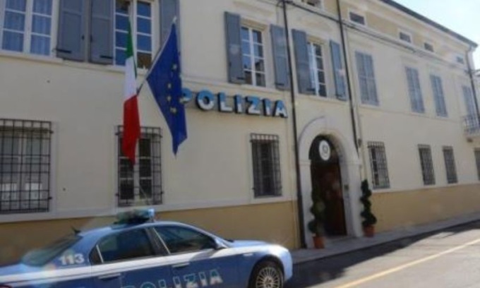 Denunciato dalla Polizia di Stato per spendita di banconote false