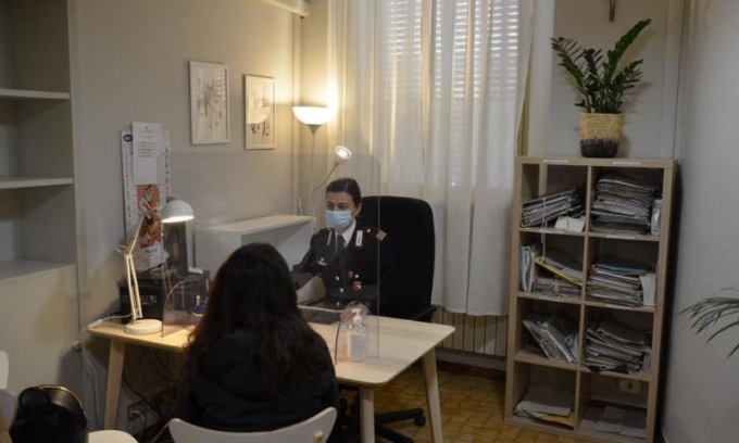 Divieto di avvicinamento per ex fidanzato