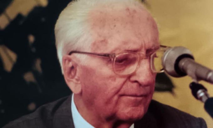 Il grande Drake in una mostra di fotografie