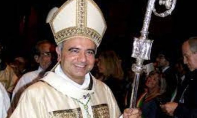 Mons. Erio Castellucci: adottiamo lo sguardo di un bimbo per il prossimo Natale